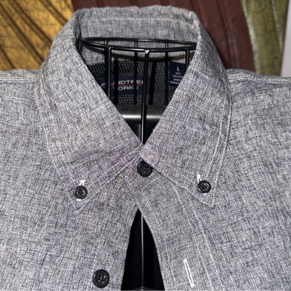 Roundtree & Yorke Charcoal Vented Button-Up Shirt - Picture 4 of 7